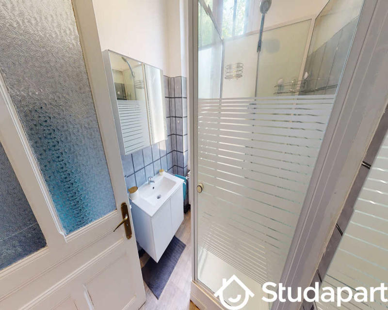 Chambre - 85 m² - 1 pièce