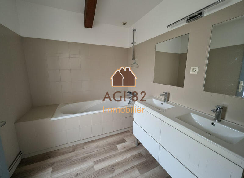 Duplex - 158 m² - 6 pièces