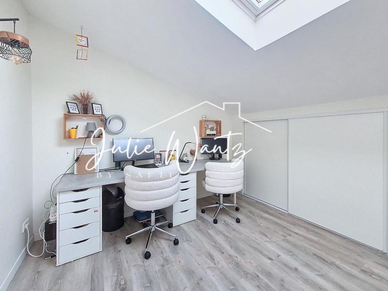 Maison - 201 m² - 7 pièces