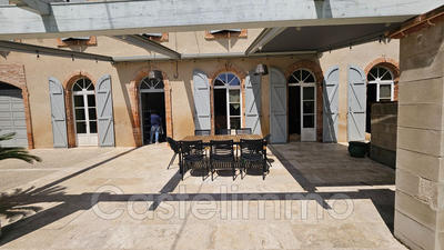 Maison - 415 m² - 10 pièces