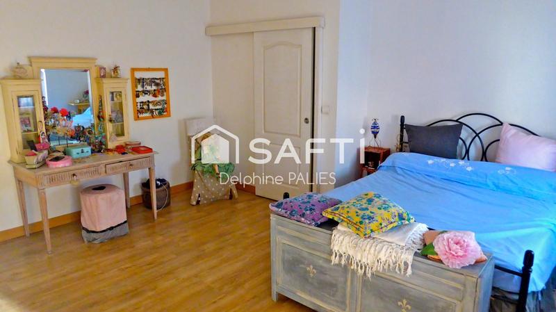 Maison - 230 m² - 5 pièces