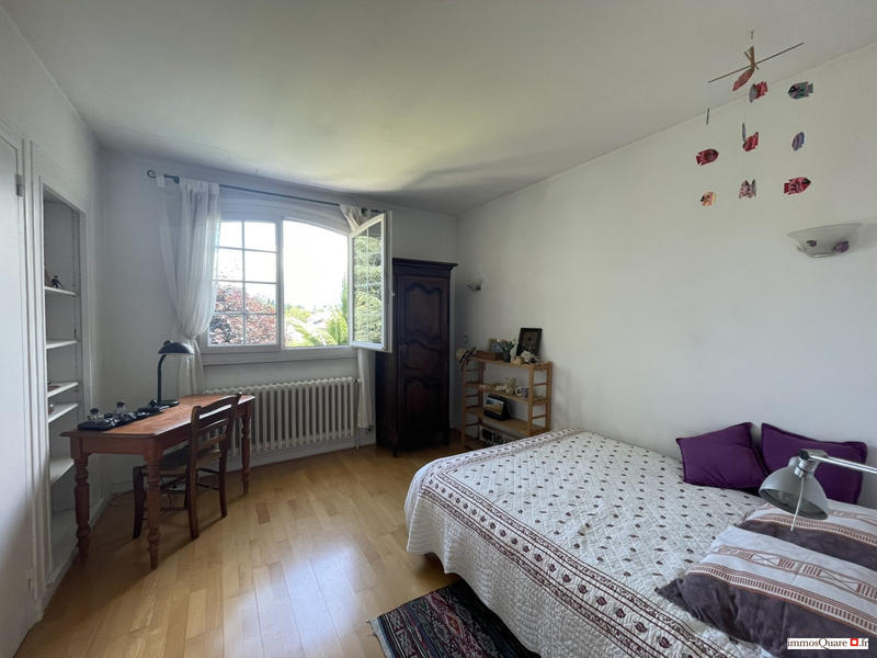 Villa - 249 m² - 9 pièces