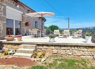 Maison - 300 m² - 9 pièces