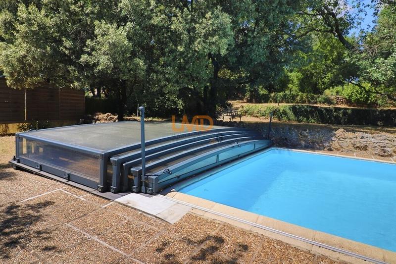 Propriété - 286 m² - 10 pièces