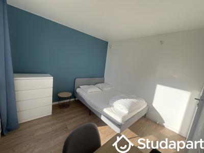 Chambre - 9 m² - 1 pièce