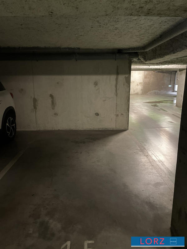 Parking / Garage - 10 m²