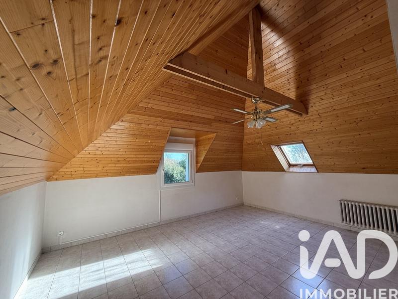 Maison - 213 m² - 9 pièces