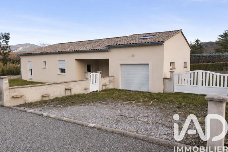 Maison - 95 m² - 3 pièces