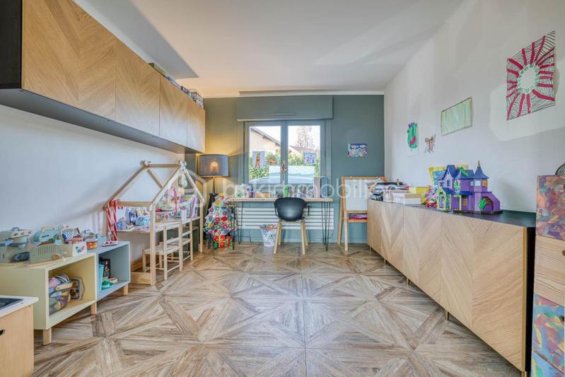 Maison - 212 m² - 6 pièces