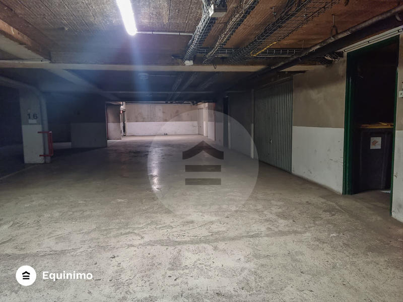 Parking / Garage - 9 m²