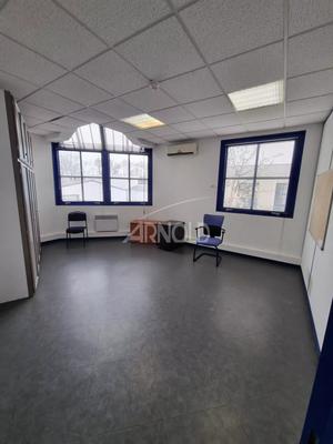 Immeuble - 1 240 m² - 90 pièces