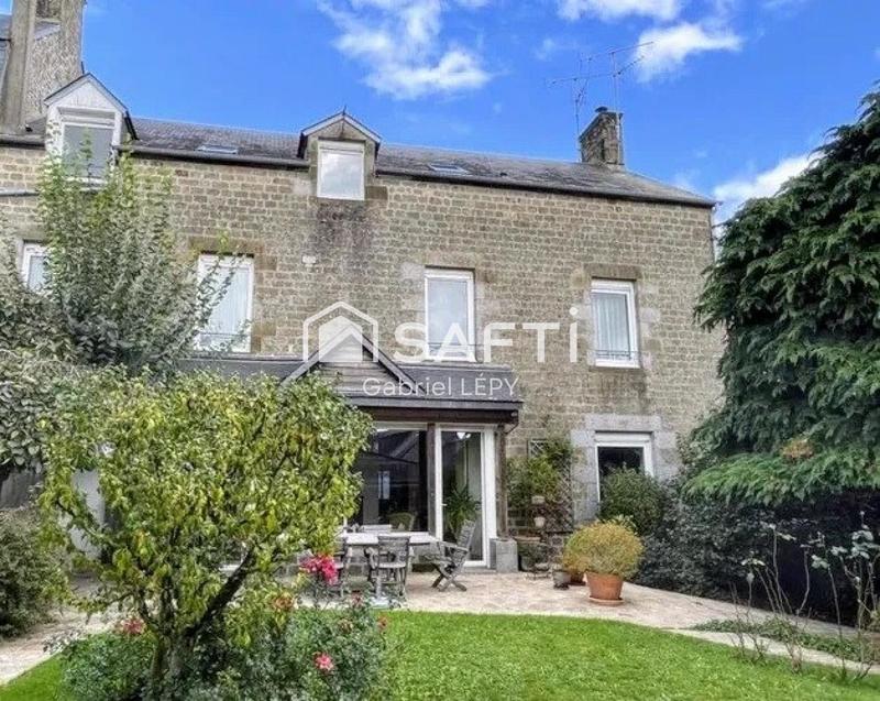 Maison - 275 m² - 10 pièces