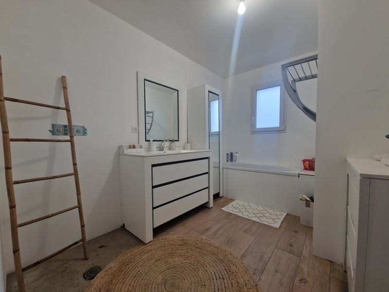 Maison - 122 m² - 5 pièces