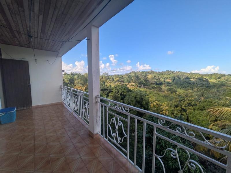 Maison - 200 m² - 6 pièces