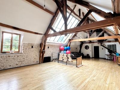 Maison - 248 m² - 8 pièces