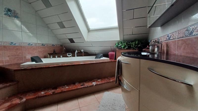 Maison contemporaine - 208 m² - 8 pièces