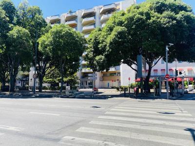 Fonds de commerce - Magasins - 60 m²