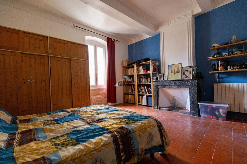 Maison - 234 m² - 8 pièces