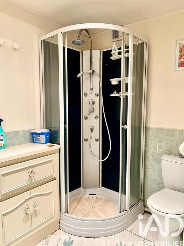 Maison - 208 m² - 9 pièces