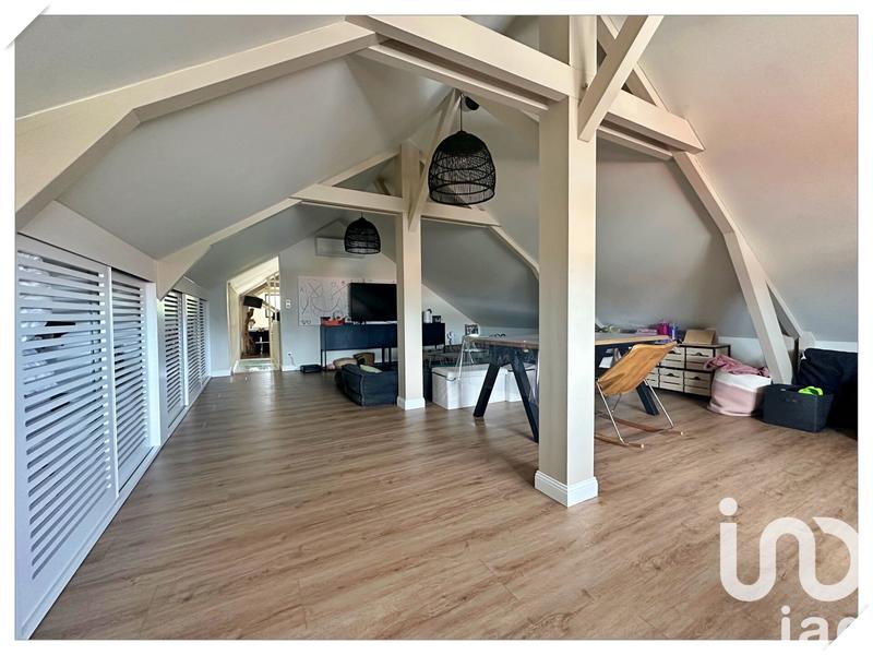 Maison - 250 m² - 7 pièces