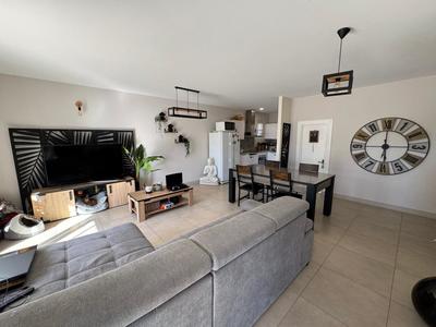 Appartement - 80 m² - 3 pièces