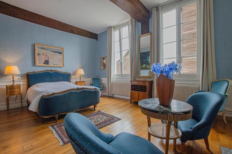 Demeure - 250 m² - 10 pièces