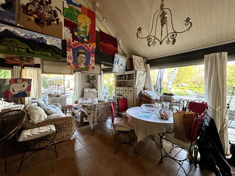 Maison - 233 m² - 6 pièces