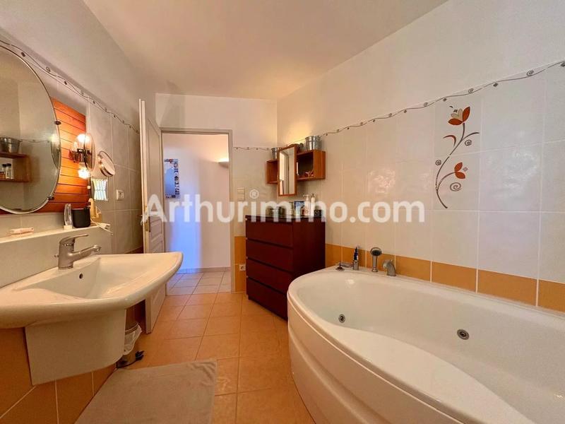 Maison - 198 m² - 6 pièces