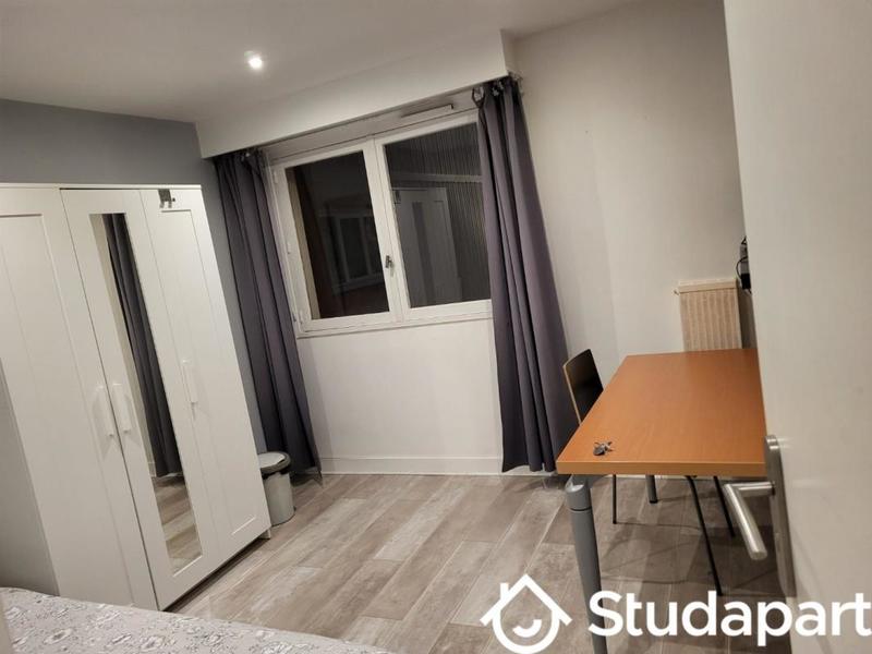 Chambre - 13 m² - 1 pièce