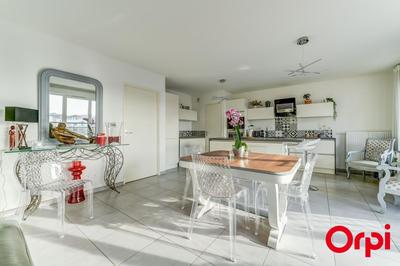 Appartement - 80 m² - 3 pièces