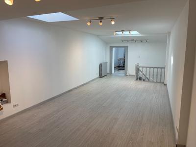 Local commercial - 200 m² - 4 pièces