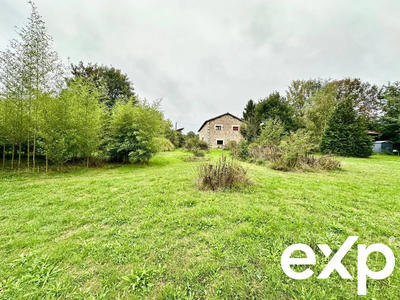 Maison traditionnelle - 219 m² - 9 pièces