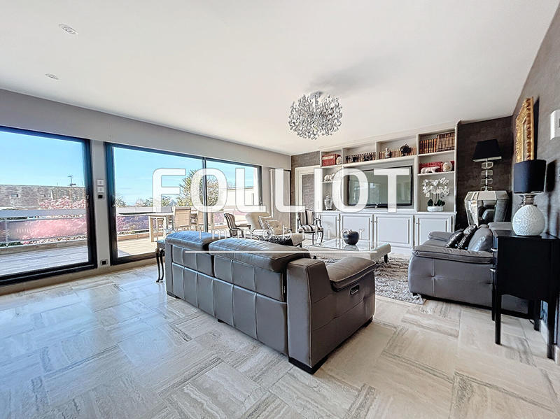 Maison - 286 m² - 7 pièces