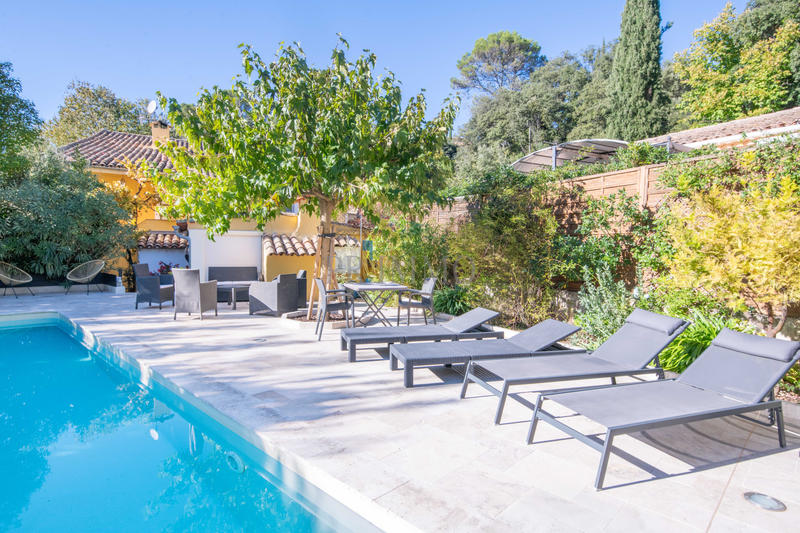 Maison - 201 m² - 5 pièces