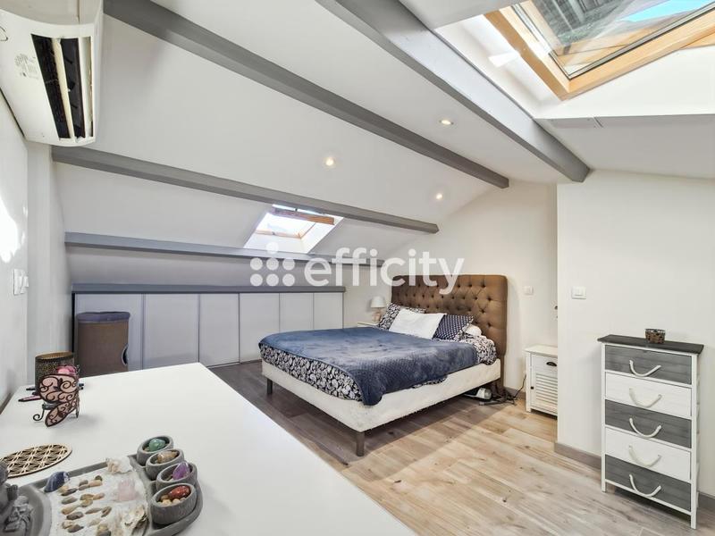 Pavillon - 157 m² - 8 pièces