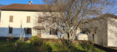 Maison - 250 m² - 15 pièces