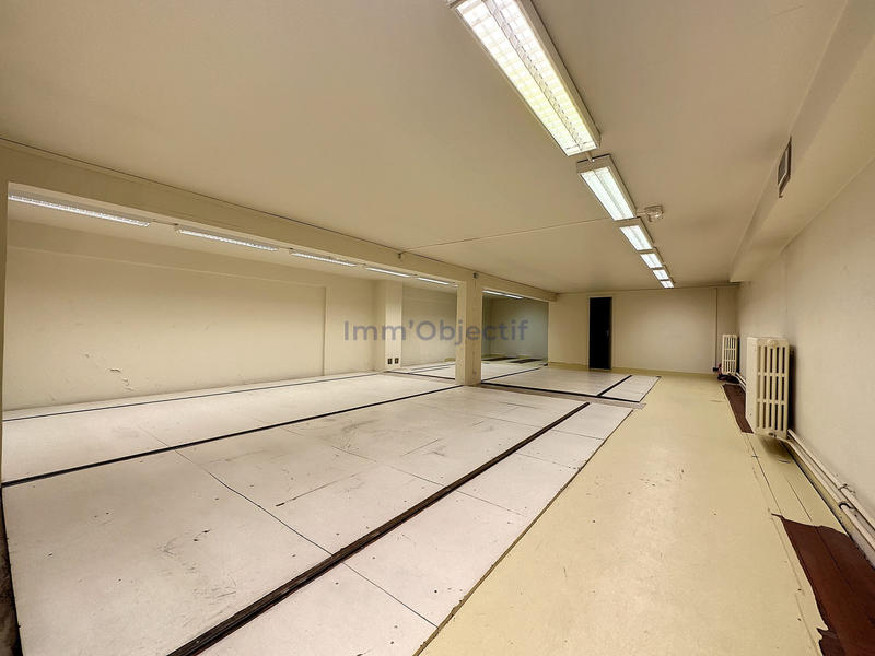 Entrepôt - 190 m²
