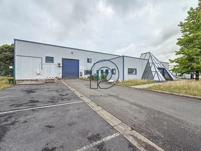 Entrepôt - 3 869 m²