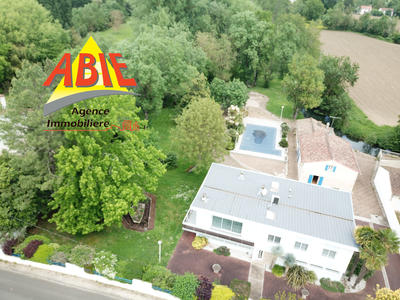 Maison - 284 m² - 7 pièces