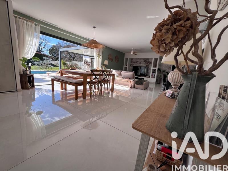 Maison - 132 m² - 5 pièces