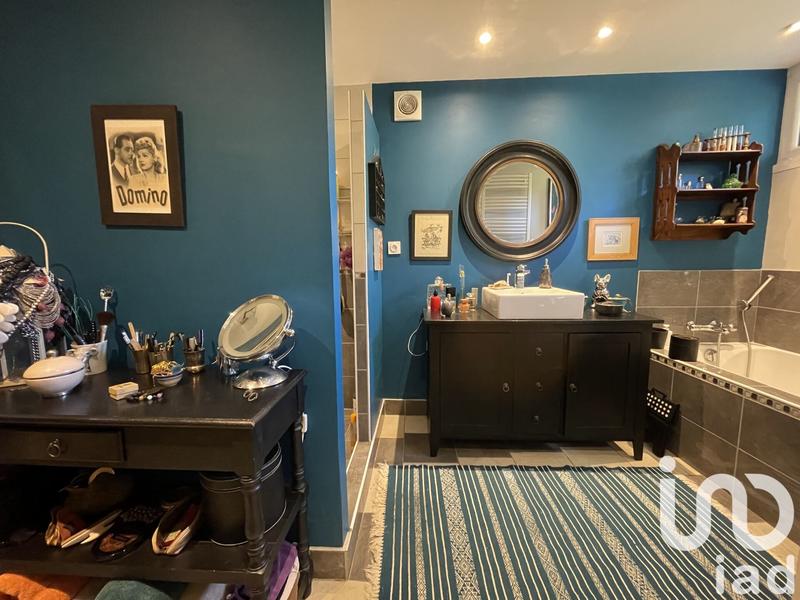 Maison - 275 m² - 11 pièces