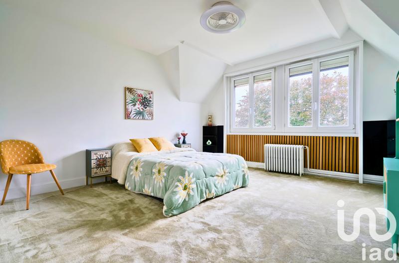 Maison - 270 m² - 11 pièces