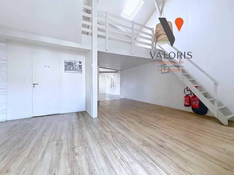 Local commercial - 216 m²