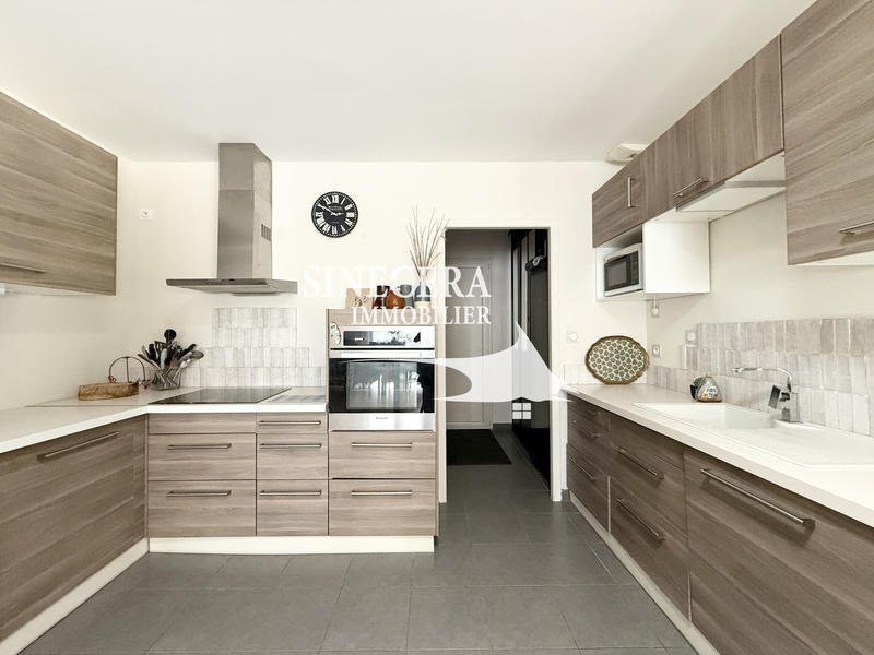 Maison - 140 m² - 6 pièces