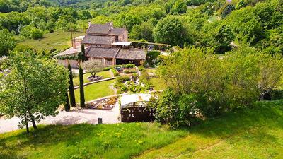 Demeure - 330 m² - 12 pièces