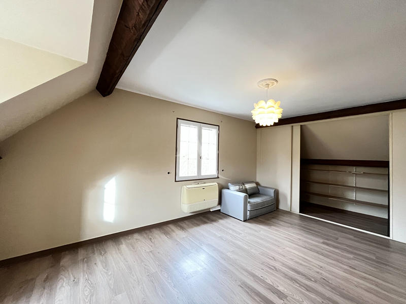 Maison - 177 m² - 7 pièces