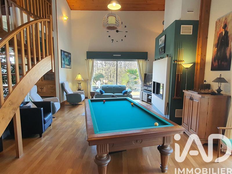 Maison de maîtres - 250 m² - 8 pièces