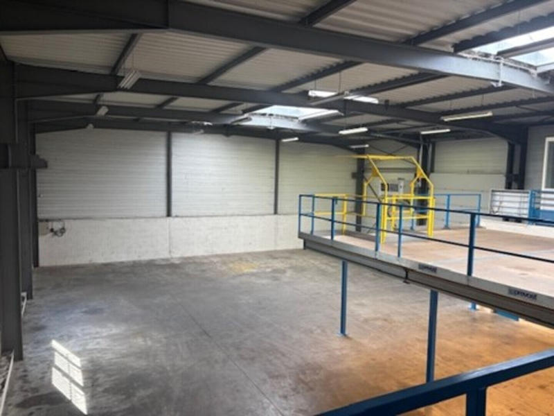 Local d'activité / Entrepôt - 580 m²