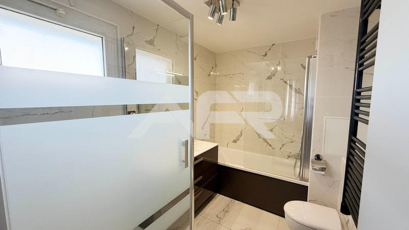 Appartement - 92 m² - 4 pièces