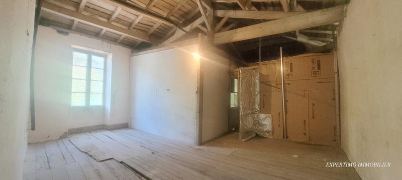 Maison - 201 m² - 8 pièces